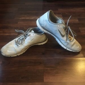 Women’s Nike Free TR Fit 4 Shoes (size 10)